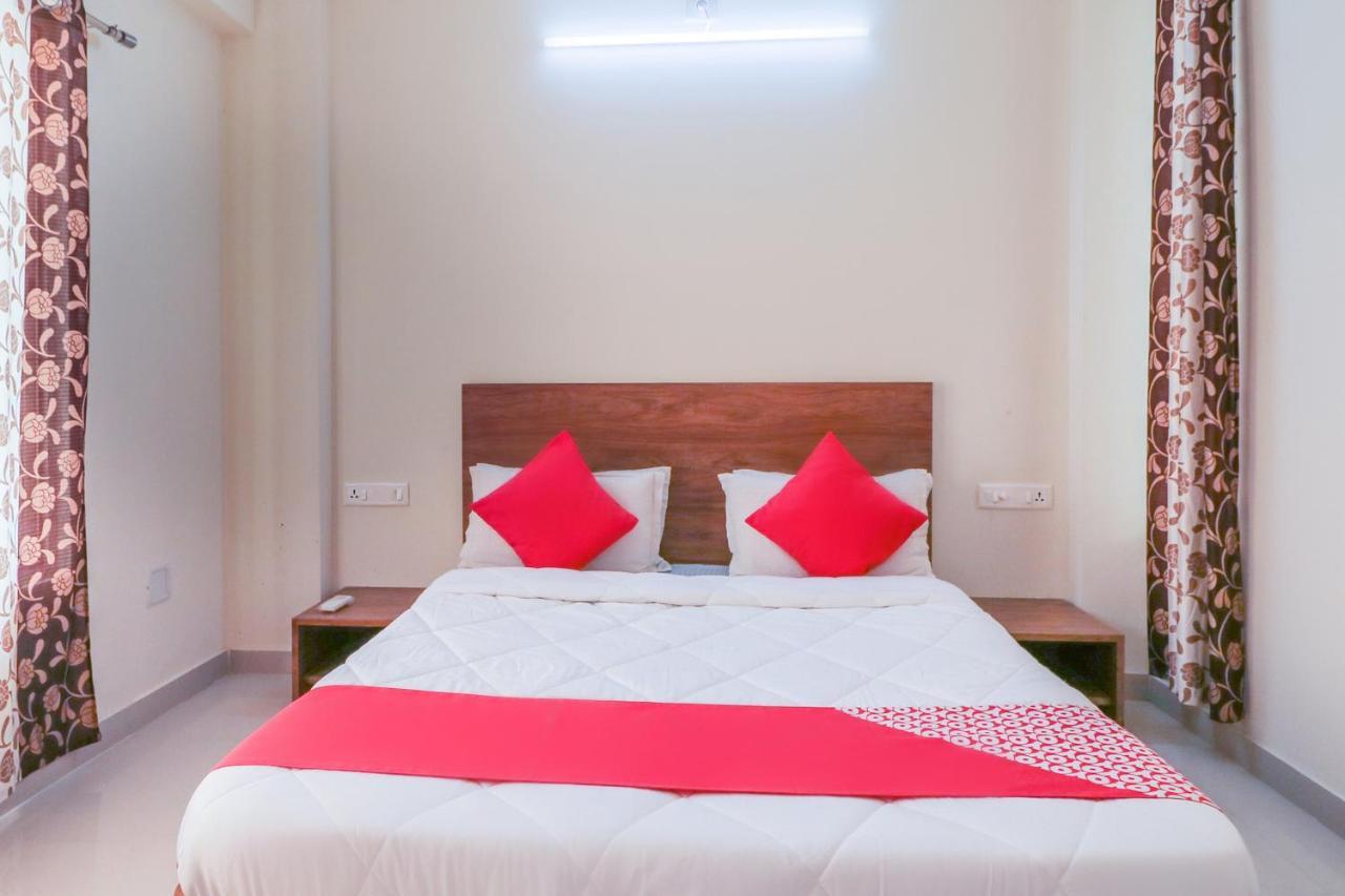Oyo 63903 Hotel Shree Ram Villa Dwārka 外观 照片