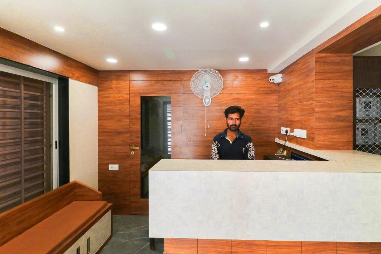 Oyo 63903 Hotel Shree Ram Villa Dwārka 外观 照片