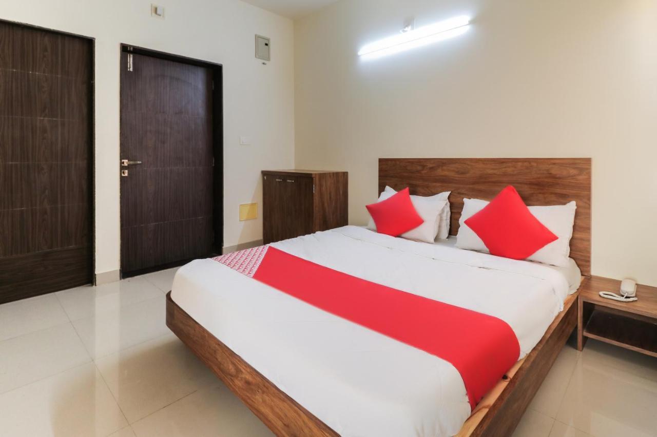 Oyo 63903 Hotel Shree Ram Villa Dwārka 外观 照片